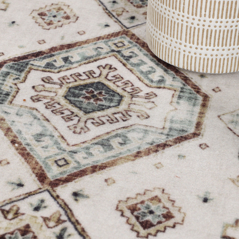 Superior Burj Ivory Medallion Washable Indoor Runner Rug, 2' 7" x 6', Ivory