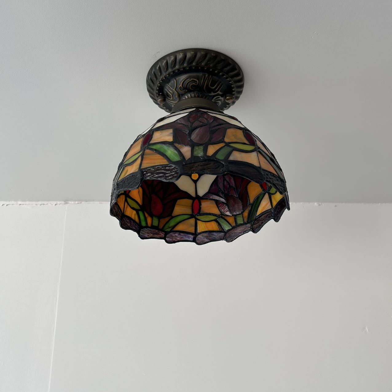 Enjoy Decor Lamps 8-Inch Tiffany Ceiling Light with Stained Glass Bowl
