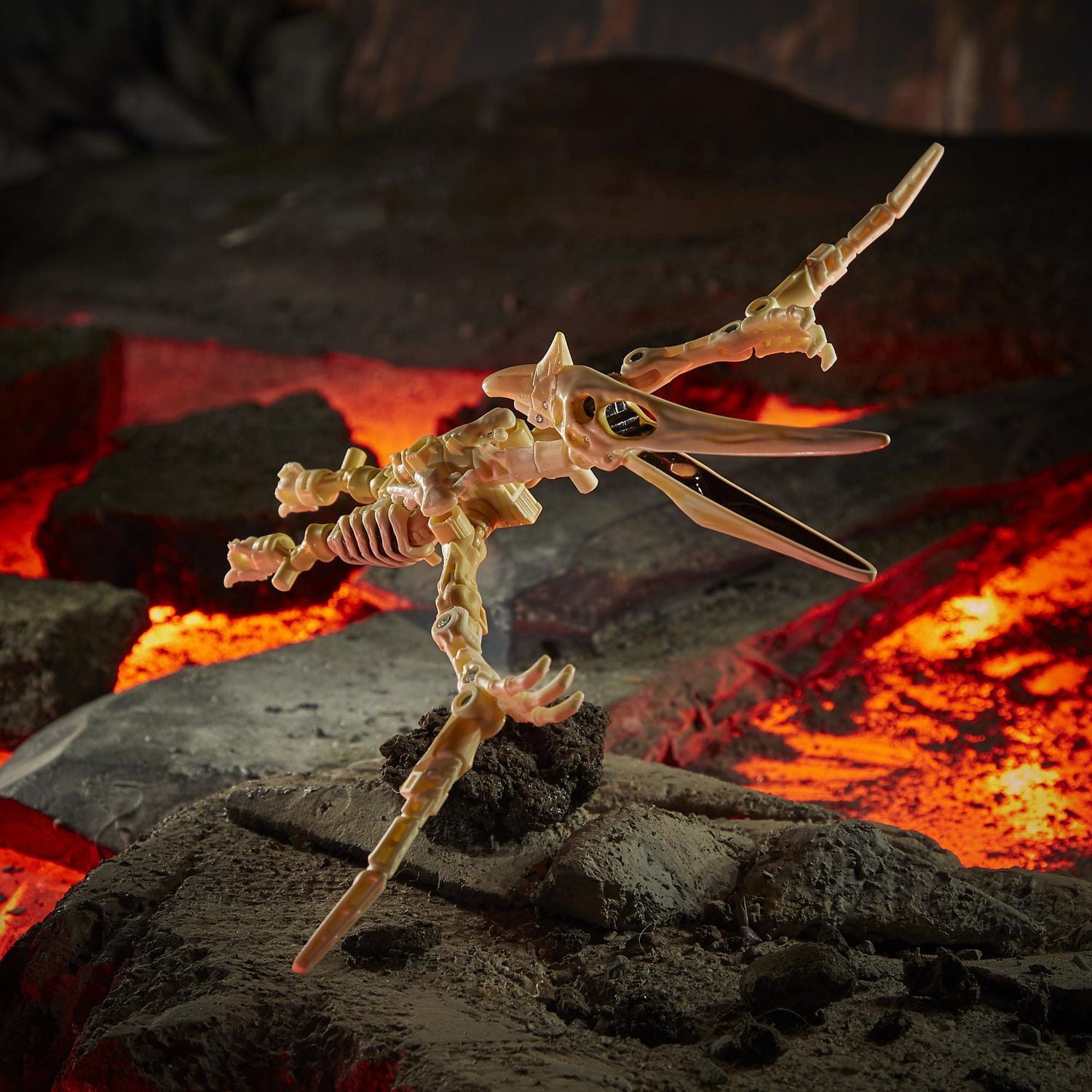 Transformers Toys Generations War for Cybertron: Kingdom Deluxe WFC-K25 Wingfinger Fossilizer Action Figure - Kids Ages 8 and Up, 5.5-inch