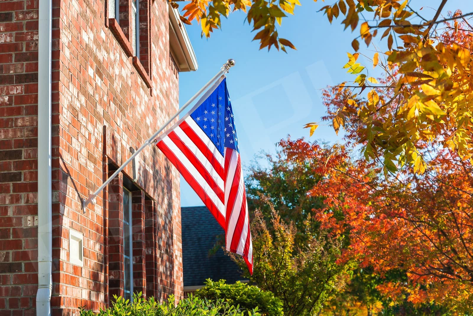 Tangle Free Spinning Flag Pole Aluminum 6FT Two Piece Design Durable, Rust Free & Wind Resistant Professional American Flagpole for House Estate, Garden and Commercial (Classic White)