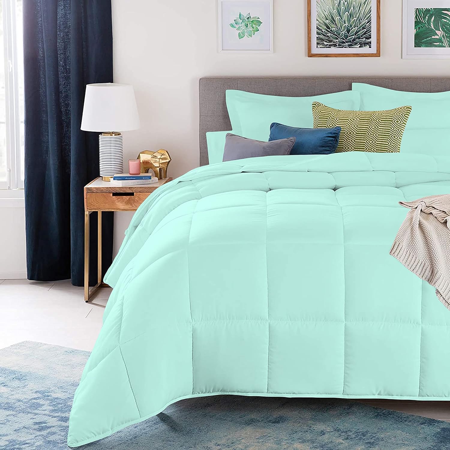 D.N.G. BEDDINGS Deluxe All Seasons King/Cal King Size 800 Thread Count, Solid Aqua Blue Down Alternative 5 Piece Box Design Comforter Set 100% Egyptian Cotton