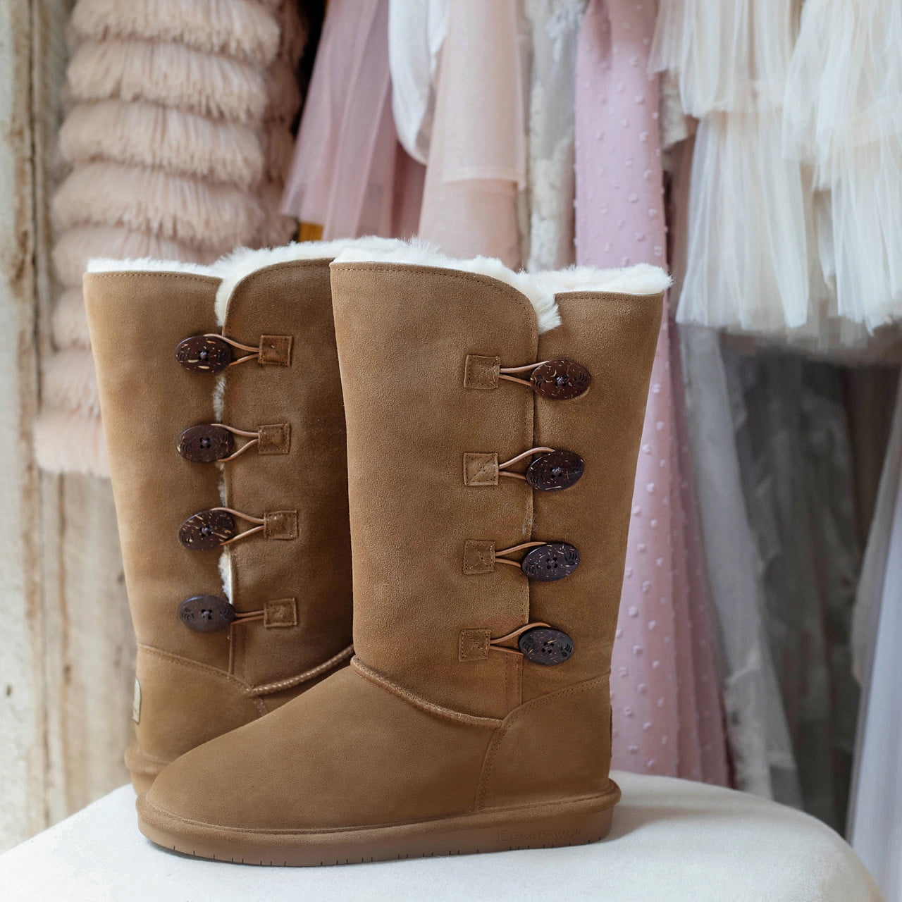 Bearpaw lace up hot sale winter boots