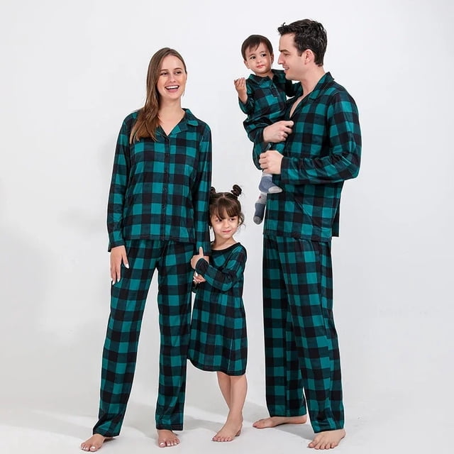 Mom Daughter Dad Son Baby Dog Matching Pajamas Set 2023 New Christmas Family Look Soft Plaid Sleepwear Thick Warm Loungewear Pjs
