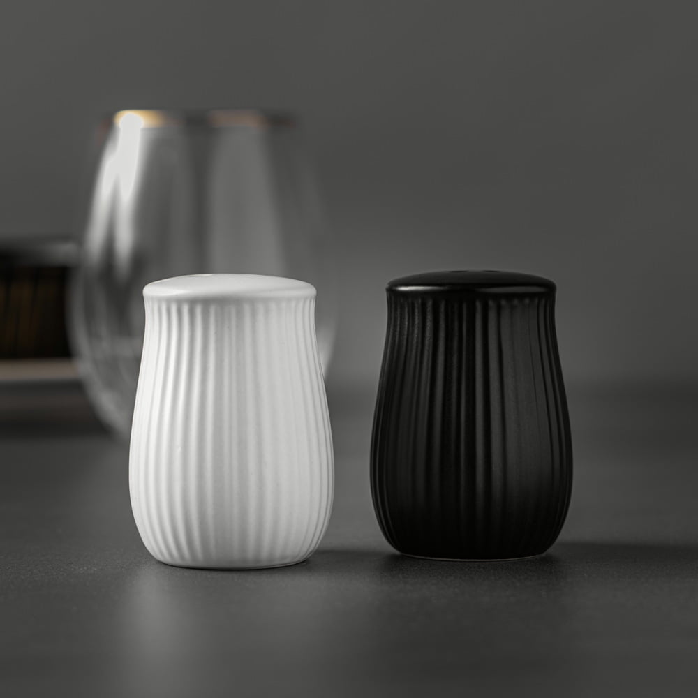 (2 pack) Thyme & Table 2 Piece Ceramic Salt and Pepper Shakers, Black
