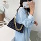 thumbnail image 4 of Bolso de mujer con estampado informal, bolsos de hombro con cadena de PU para las axilas (negro) Likrtyny Para estrenar, 4 of 9