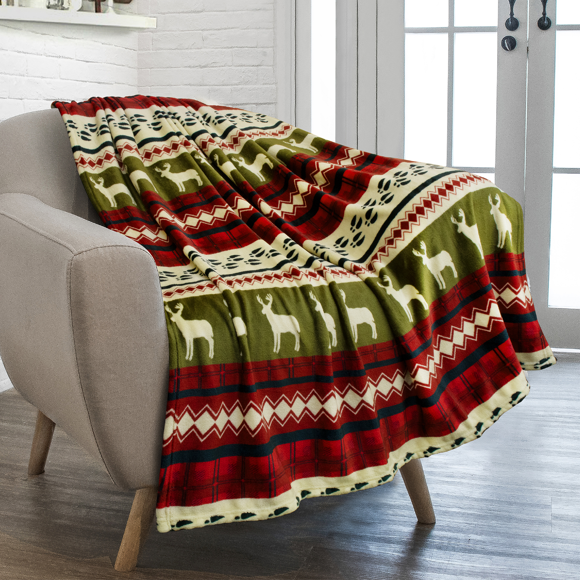 PAVILIA Christmas Throw Blanket  Red Christmas Holiday Fleece Blanket  Soft, Plush, Warm 