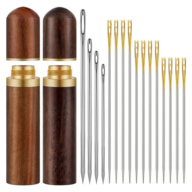 Estuche de madera para agujas de 2 piezas con 12 agujas colgantes con parte trasera dorada y agujas de costura de cuero de 4 ojales como se muestra