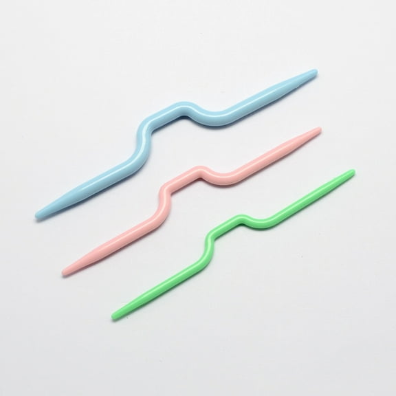 30 pcs 3 Sizes Plastic Knit Cable Stitch Knitting Needles Smooth Crochet Hook Crooked Needle Twist Curved Hand Knit Knitting Needles Mixed Color Length 90-108mm DIY