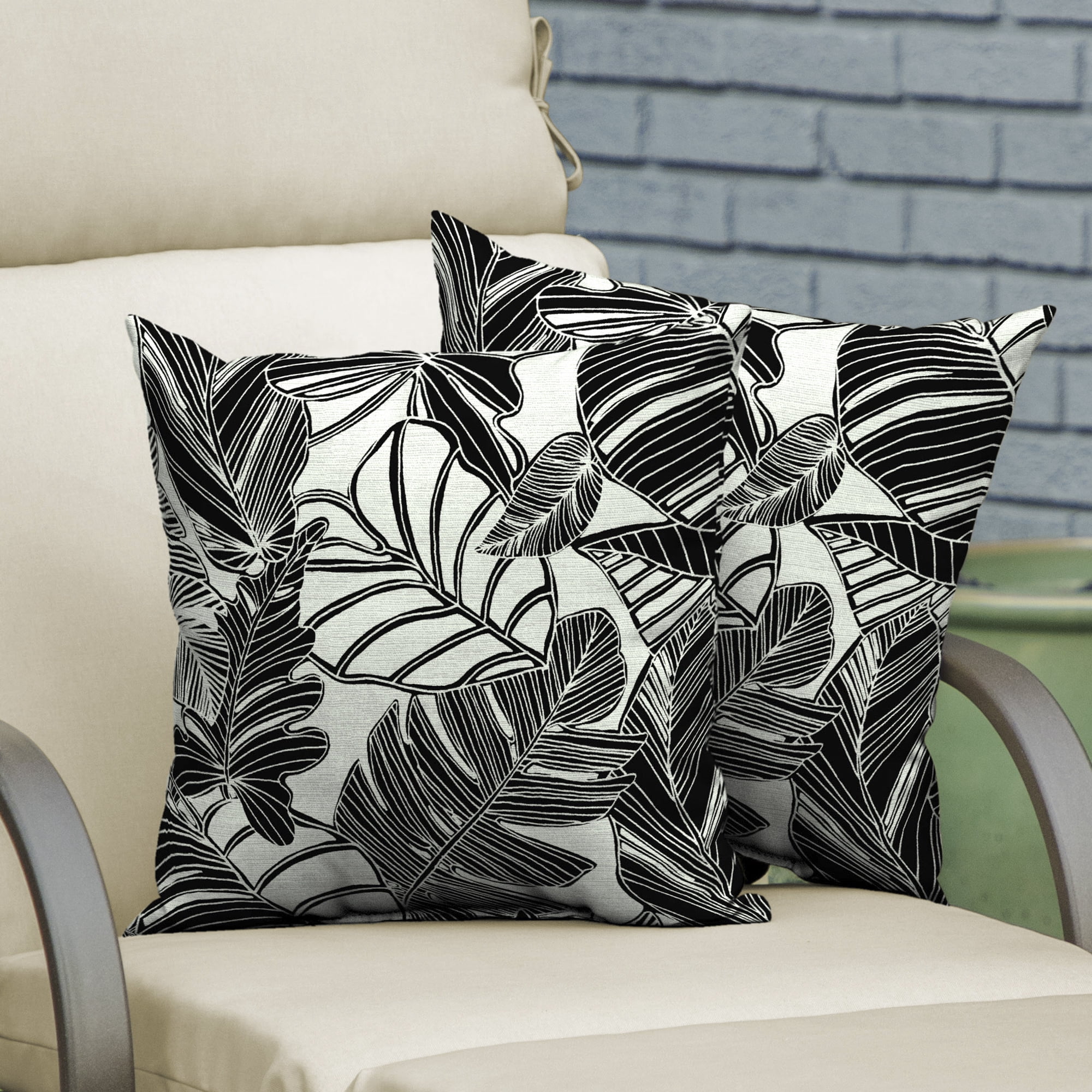 outdoor throw pillows set of 4 (16x16) - NWOT