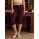 thumbnail image 4 of Pantalones capri de mujer de tiro bajo con cintura plegable, color liso, corte ajustado y estilo cropped., 4 of 9