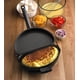 thumbnail image 4 of Molde de omelette plegable antiadherente, 8 pulgadas, 4 of 6