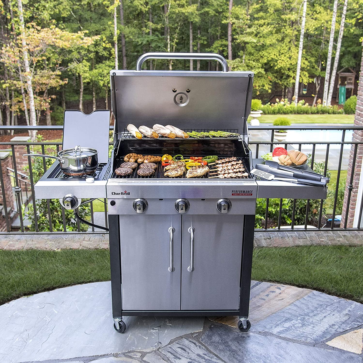 Charbroil Performance Series™ TRU-Infrared™ 3-Burner Gas Grill