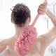 thumbnail image 2 of Xiao Hua Cepillo de baño de mango largo con esponja de malla suave, exfoliante corporal, limpiador de espalda, lufa, accesorios de ducha para mujeres y hombres (rosa), 2 of 5