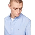 thumbnail image 2 of Camisa Tommy Hilfiger Heritage Oxford Solid Regular para hombre, 2 of 4