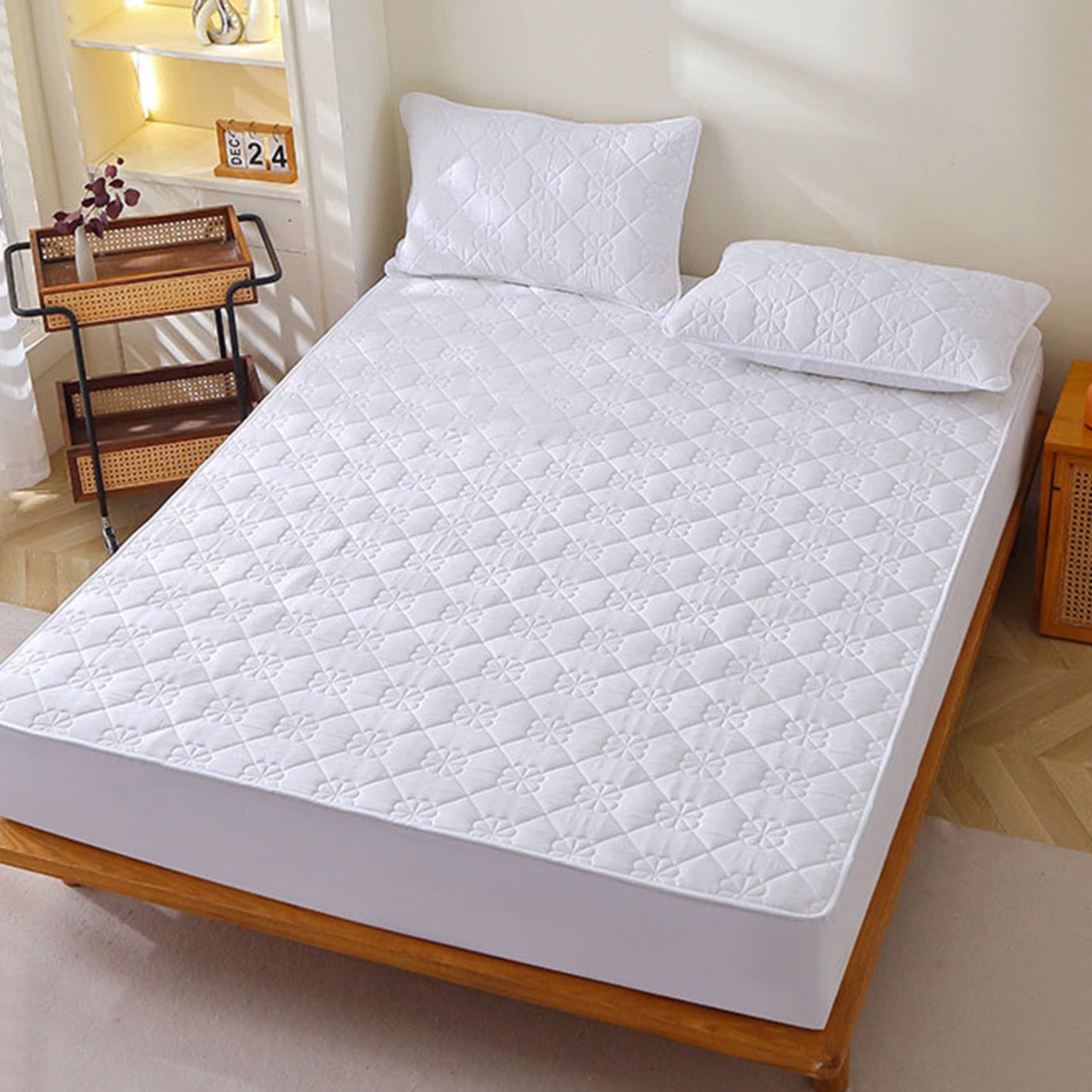 Hmgxay Fitted Sheet, Bed Mattress Cover, Cotton Quilted Mattress Pad, Non-Slip Breathable Mattress Protector, Machine Washable Fitted Mattress Topper(47.2x78.7 Inches)
