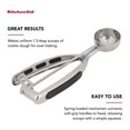 thumbnail image 2 of Juego de cucharas para masa de galletas KitchenAid de acero inoxidable negro, 2 of 7
