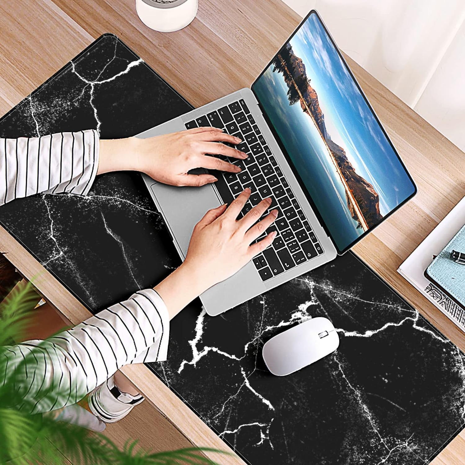 Black Marble Marble Desk Mat, Desk Accessory, Cute Workspace, Trendy Workspace, Trendy, 35.4x15.7in Large Gaming Mouse Pad, Cute Desk Topper, Pretty Desk Pad
