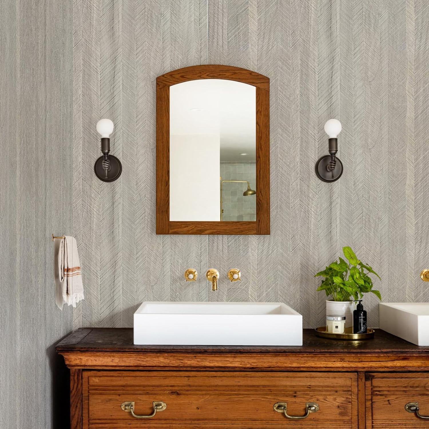 UMIGGEE Distressed Wood Plank Wallpaper Peel and Stick Rustic Wood Grain Pattern Wall Paper 15.7"x 118" Removable Self Adhesive Contact Paper Gray Shiplap Vinyl Film Home Decorative Wooden Look