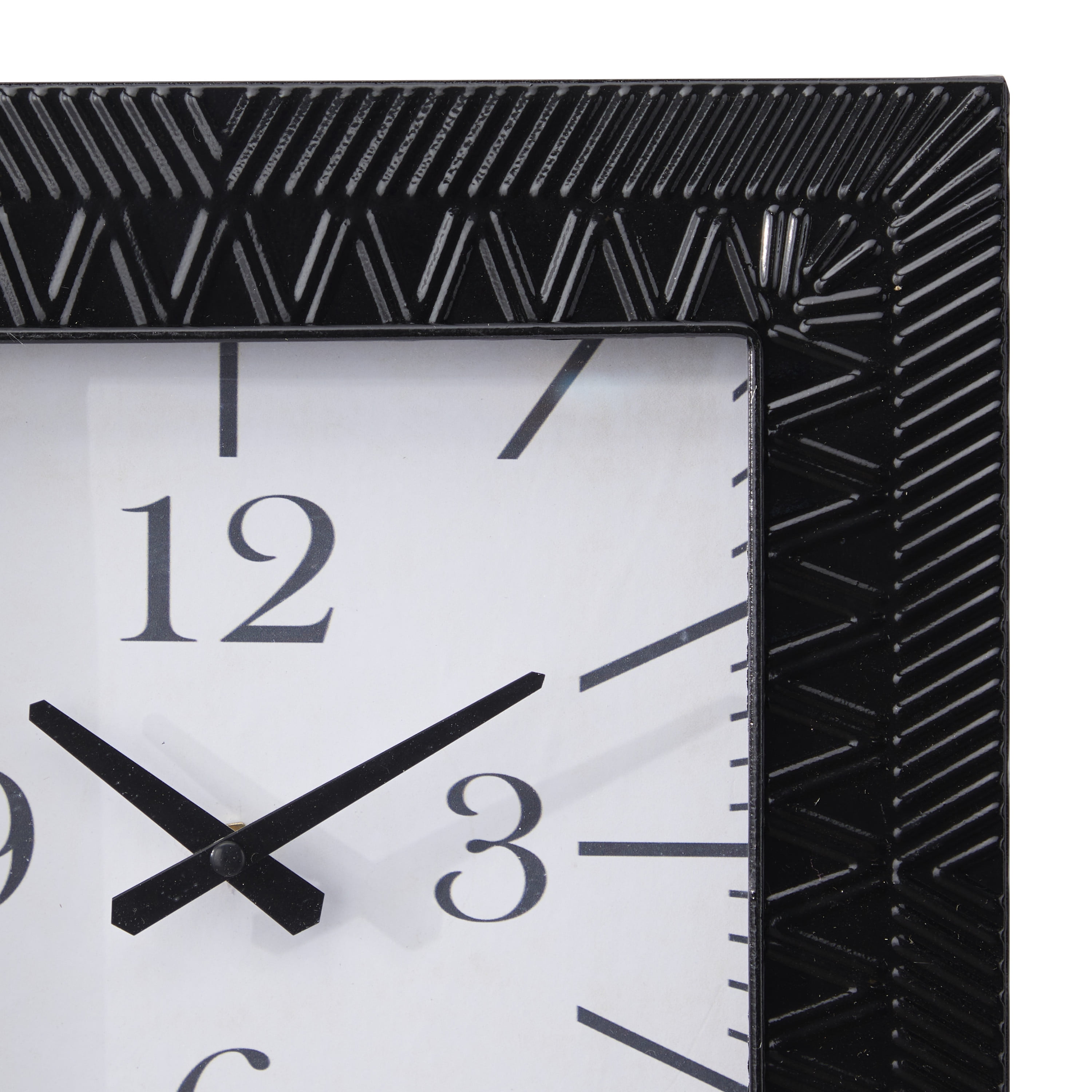 DecMode 12" Black Metal Wall Clock