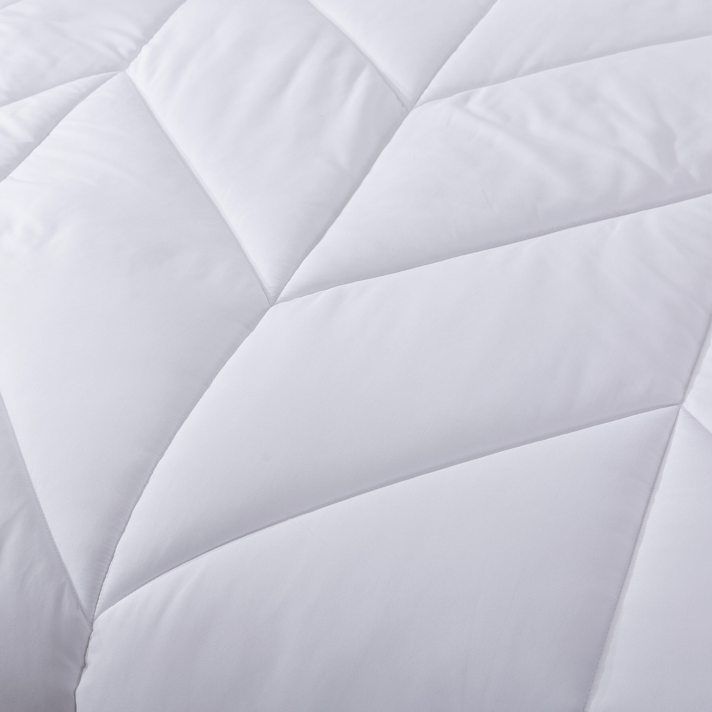 Cozy Down Alternative Comforter - Reversible - White - King