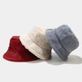 thumbnail image 3 of Gorro de pescador de piel de conejo de imitación simple de color, gorro de lavabo de felpa cálido para exteriores para otoño e invierno, 3 of 6
