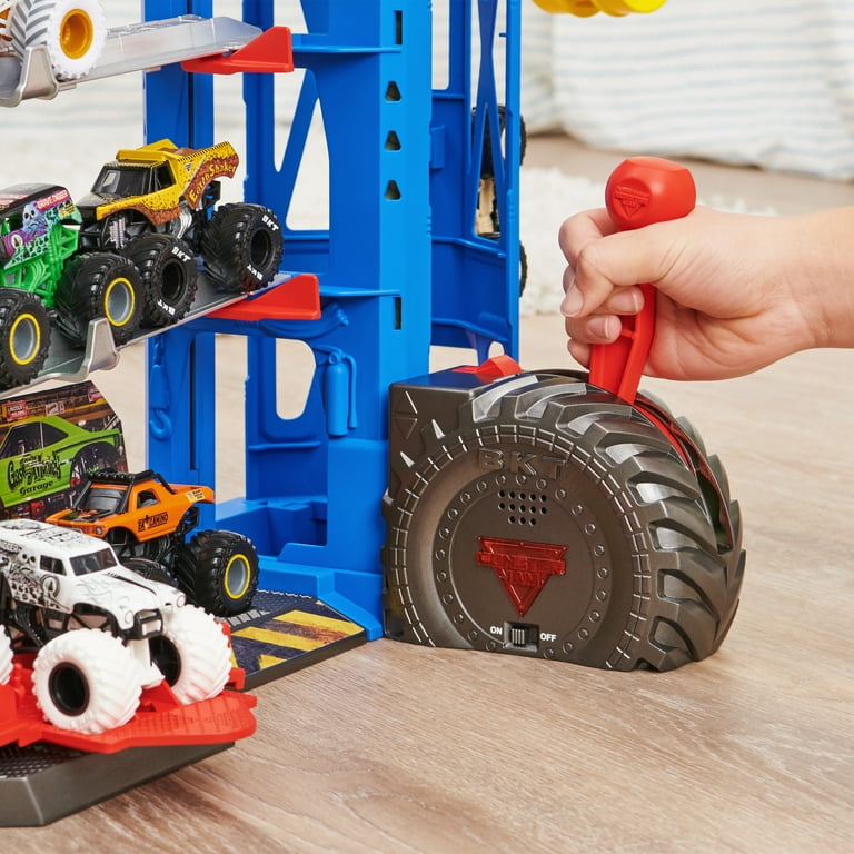 Monster Jam Garage & Storage with Grave Digger Truck, Lights
