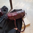 thumbnail image 4 of Bolso Boston para Mujer Hombro Retro Cuero PU (Borgoña), 4 of 6