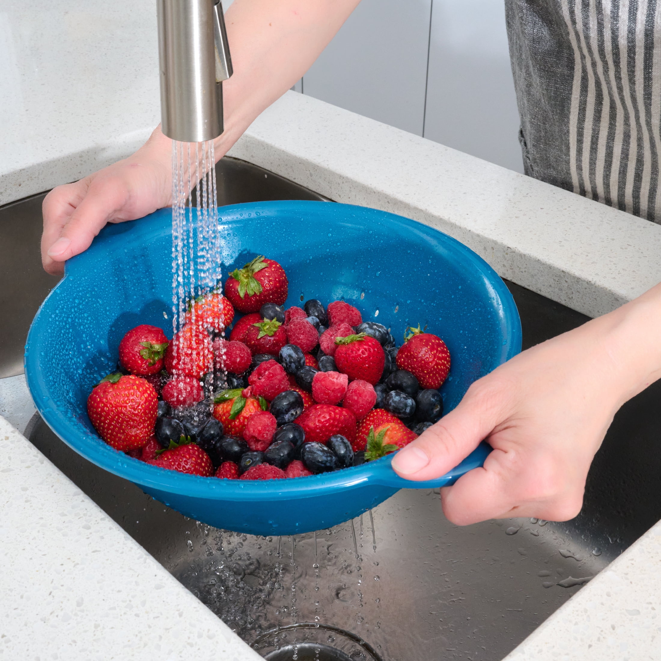 Mainstays 4-Quart Colander - Durable, Easy Grip Design For Everyday Kitchen Use, Blue