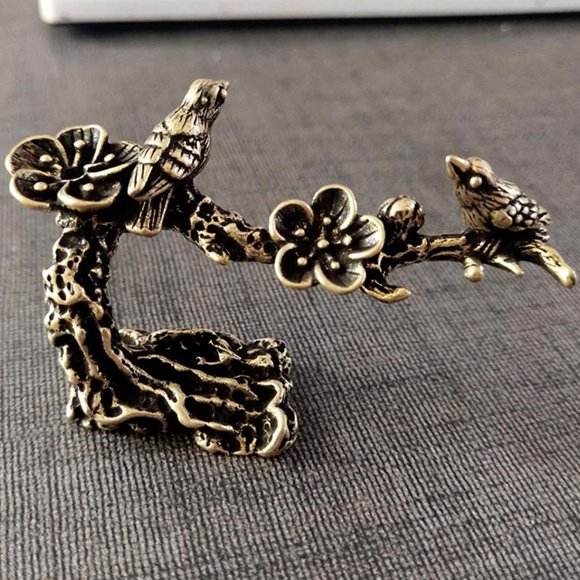 IDEANATEGRATE Adorno Decorativo En Latón Multicolor Con Pájaro Sobre Rama Ideal Para Escritorio Y De Hogar