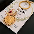thumbnail image 3 of Llavero perla Blanca San Benito Greca Chapa De Oro recuerdo con tarjeta personalizada para bautizo, primera comunión, confirmación, boda, xv años,etc.Paquete de 5 Piezas, 3 of 5