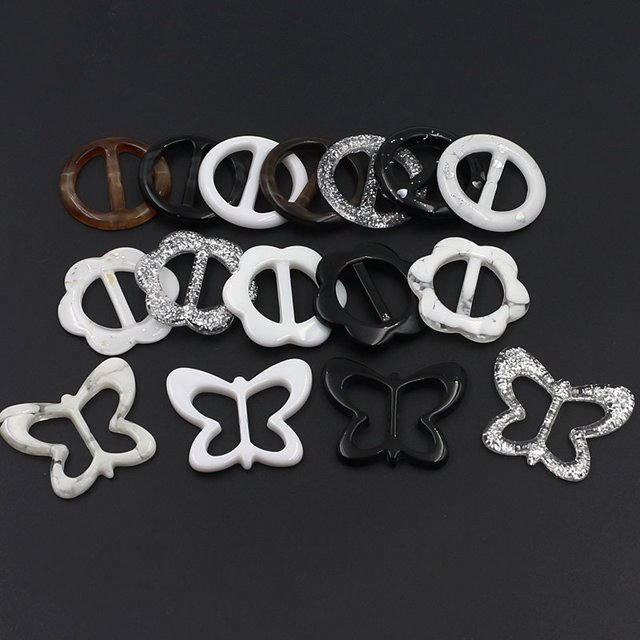 Clips de camiseta Clips de bufanda de plástico Anillo para mujer Bufanda de seda Camiseta (24 piezas, 1.18 pulgadas) oso de fresa Hogar