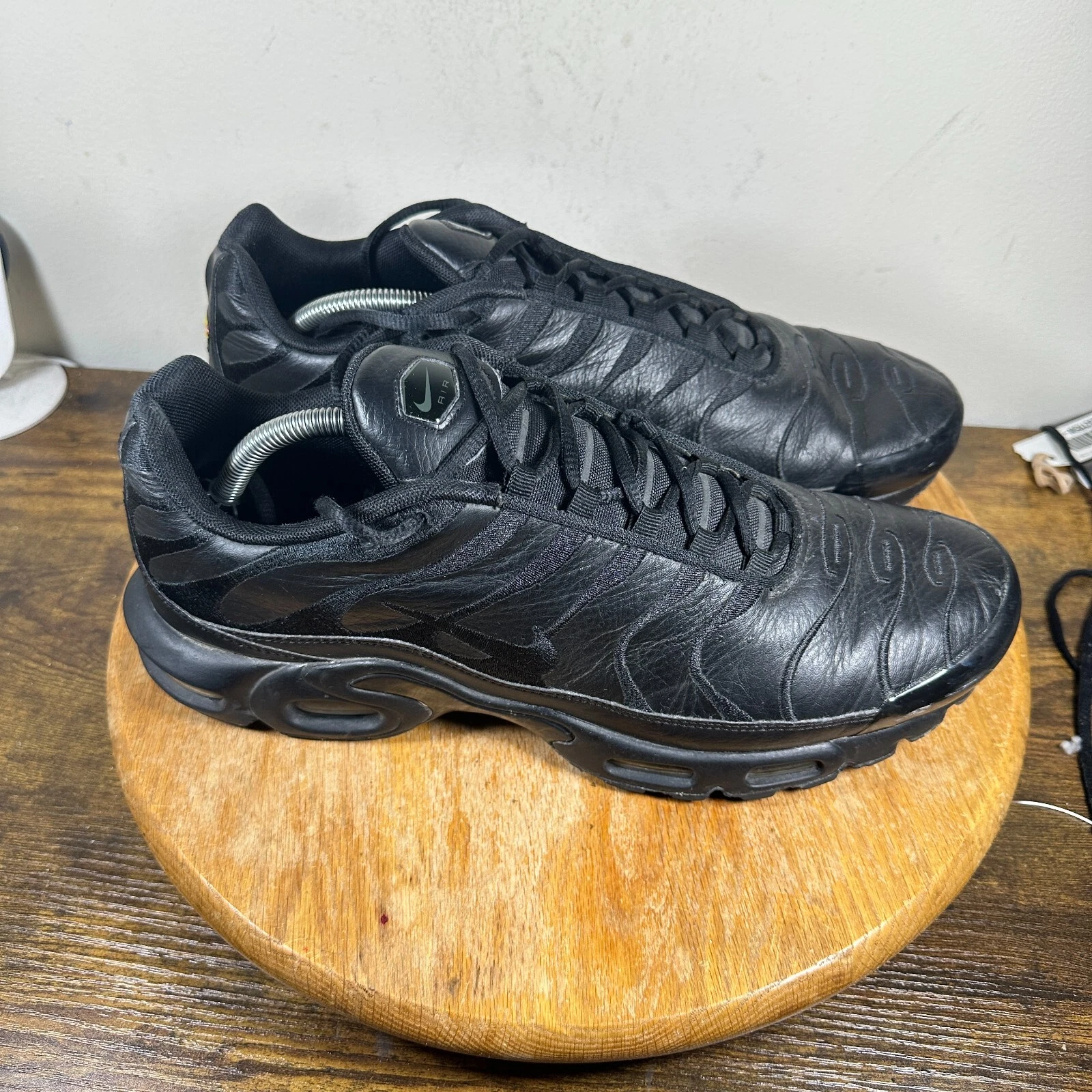 Nike Nike Air Max Plus TN Triple Black Leather Men's Size 12 Shoes