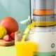 thumbnail image 5 of Máquina exprimidora Máquina de jugo Máquina de jugo portátil de 360 ° Máquina extractora de jugo de naranja automática eléctrica para el hogar Cocina Viaje Hotel Compacto Espacio pequeño, 5 of 5
