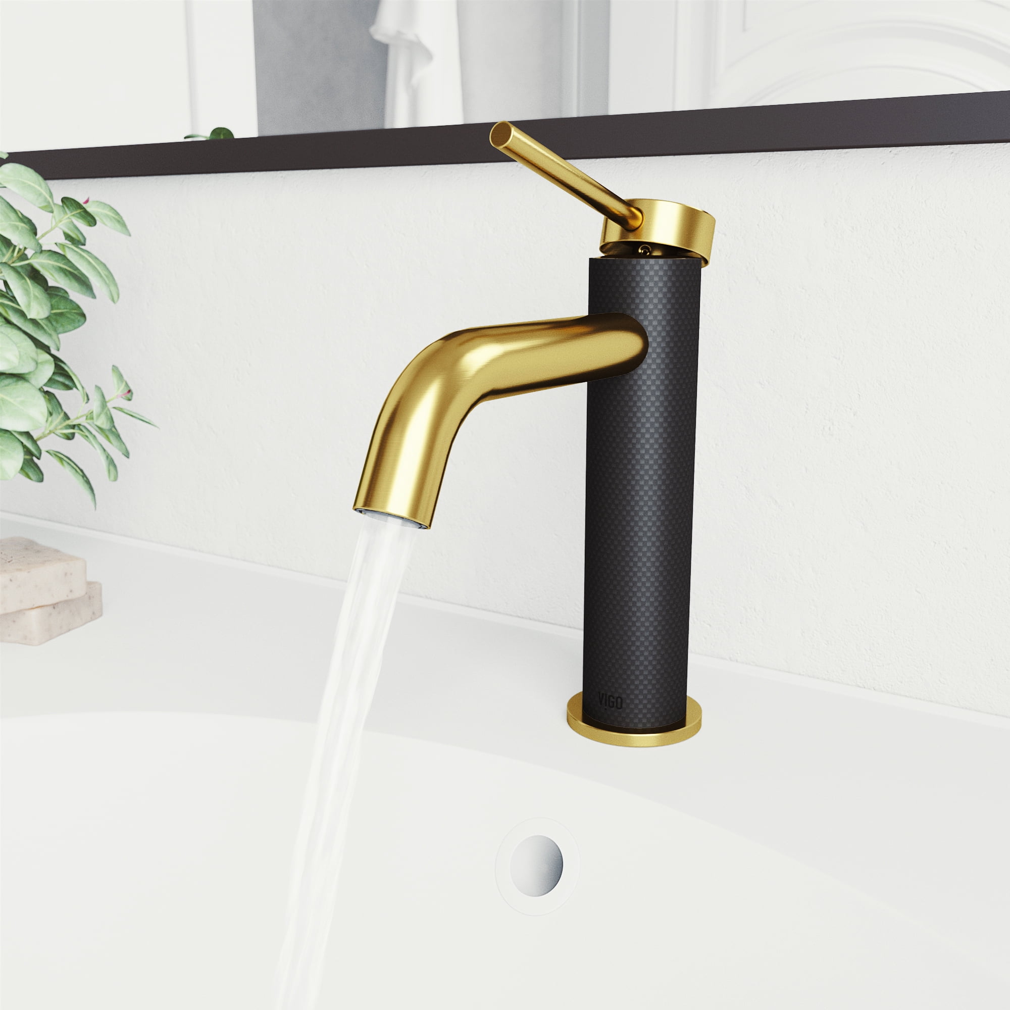VIGO Madison Single Handle Single-Hole Bathroom Faucet in Matte Gold and Carbon Fiber