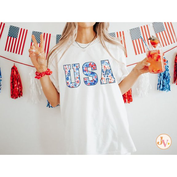 Floral USA Shirt for Women, 4th of July Tee, Patriotic Independence Day Shirt, Memorial Day T-Shirt, America Gift Idea