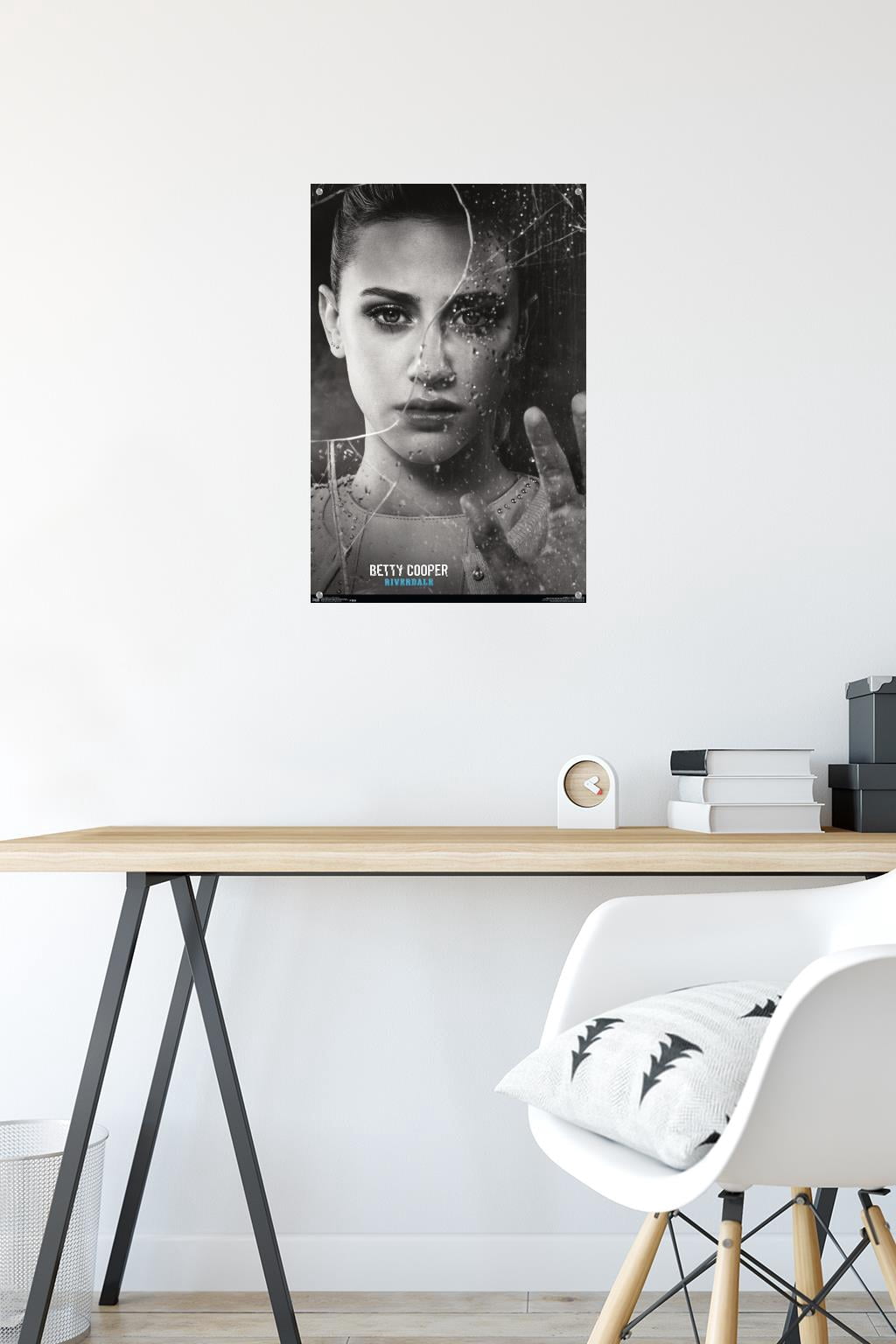 Riverdale - Shattered Betty Wall Poster with Push Pins, 14.725" x 22.375"
