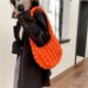 thumbnail image 4 of Bolso de hombro para mujer Bolso de mensajero en la nube Bolso sólidos casuales plisados ​​(Naranja), 4 of 5