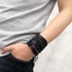 thumbnail image 2 of Pulsera trenzada de cuero PU Hugo estilo retro oda para hombre 5 piezas negro, 2 of 10