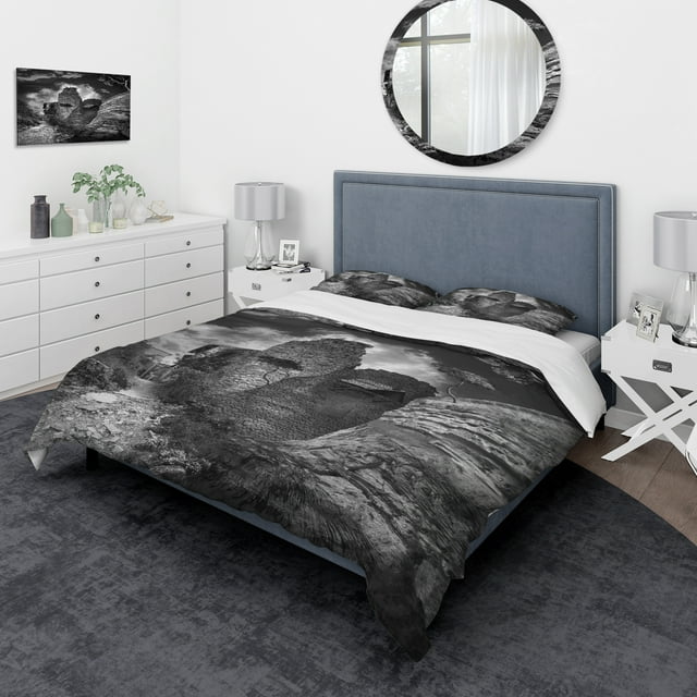 Designart - Mast of Columbine Collage - Traditional Duvet Cover Set