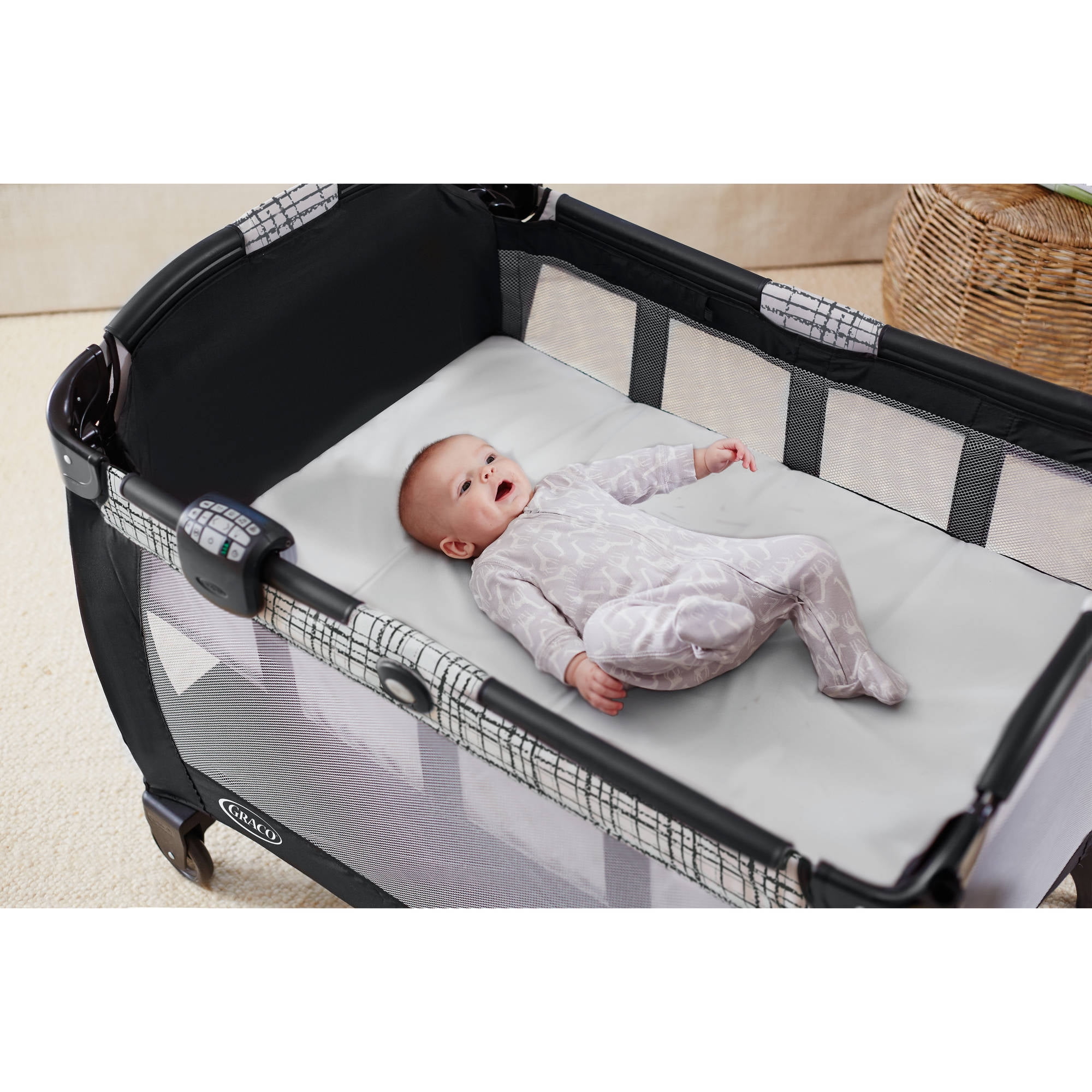 Graco Pack N Play Newborn Napper With Soothe Surround Technology Graco Pack N Play Newborn Napper With Soothe Surround Technology Bassinet Teigen Com