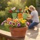 thumbnail image 1 of Juego de 3 Estacas Metálicas para Macetas de Jardín: Decoración de Jardín de Hierro Forjado con Simpáticas Caras de Animales Pintadas a Mano para Macizos de Flores, Patios, Césped y Plantas En Maceta, 1 of 7