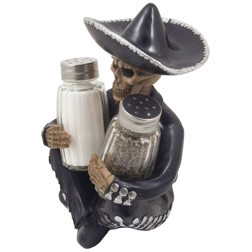 Souvenir Cancun, Mexico Ceramic Salt & Pepper Shaker Set