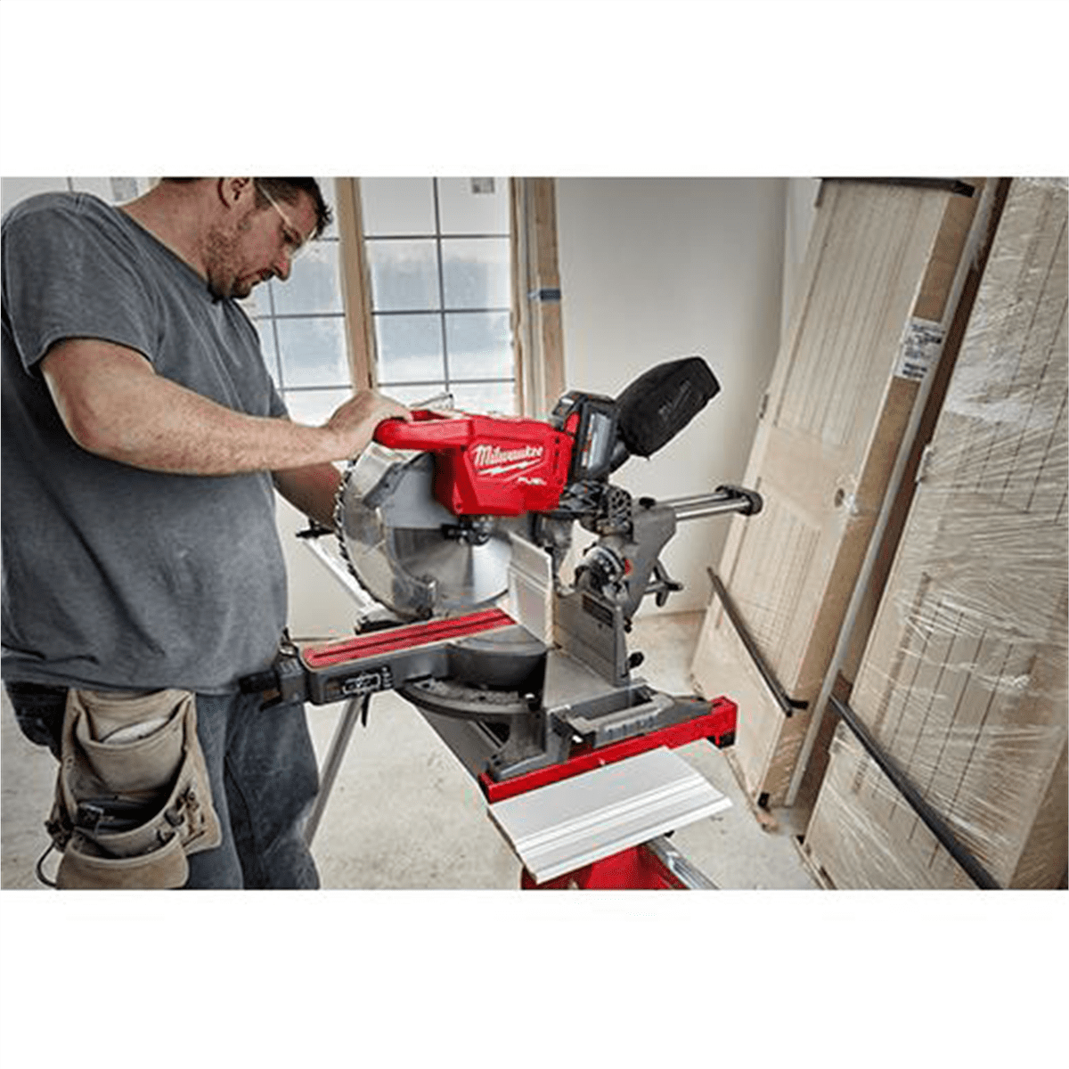Milwaukee M18 FUEL Cordless 12 in. Lithium-Ion Dual Bevel Sliding