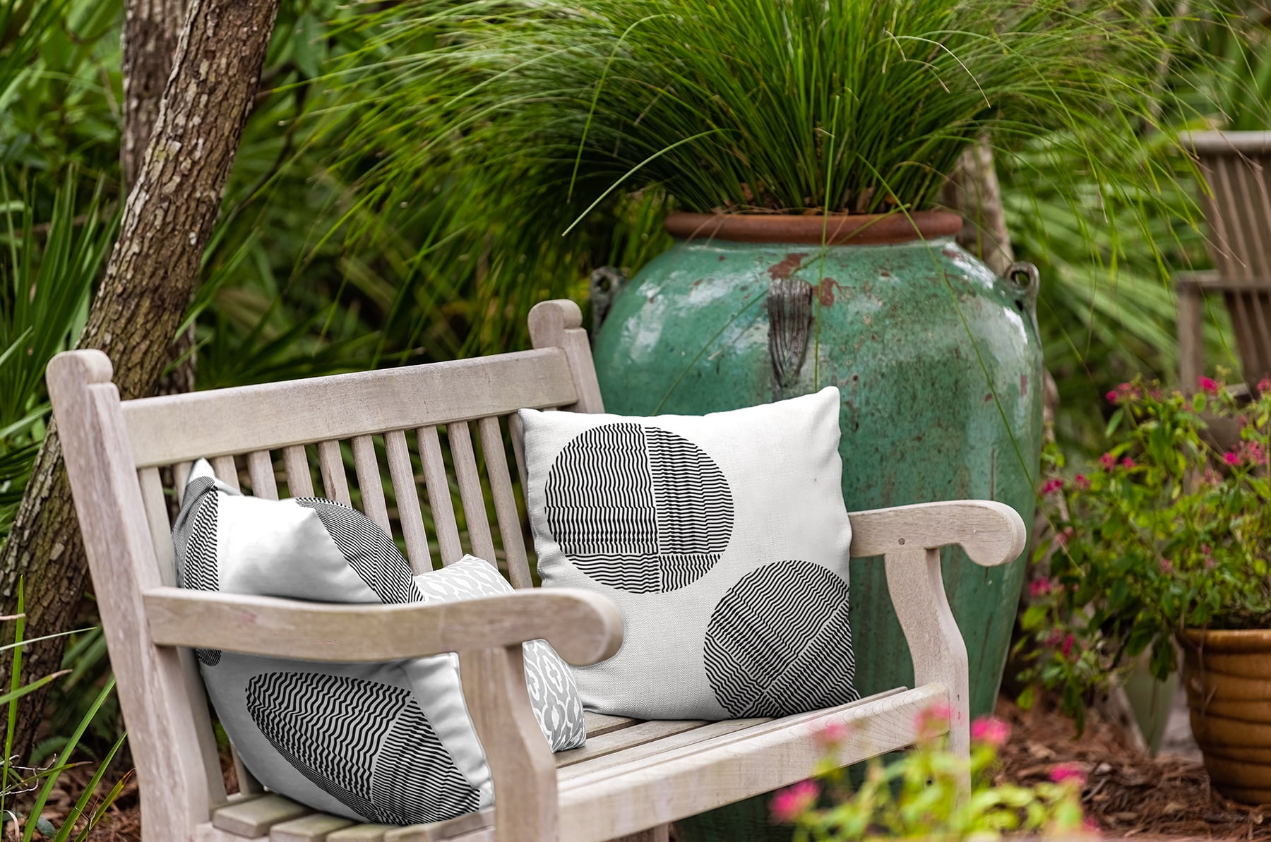 18" x 18" Simply Daisy Circles Indoor/Outdoor Pillow, Raven Black Qty 1