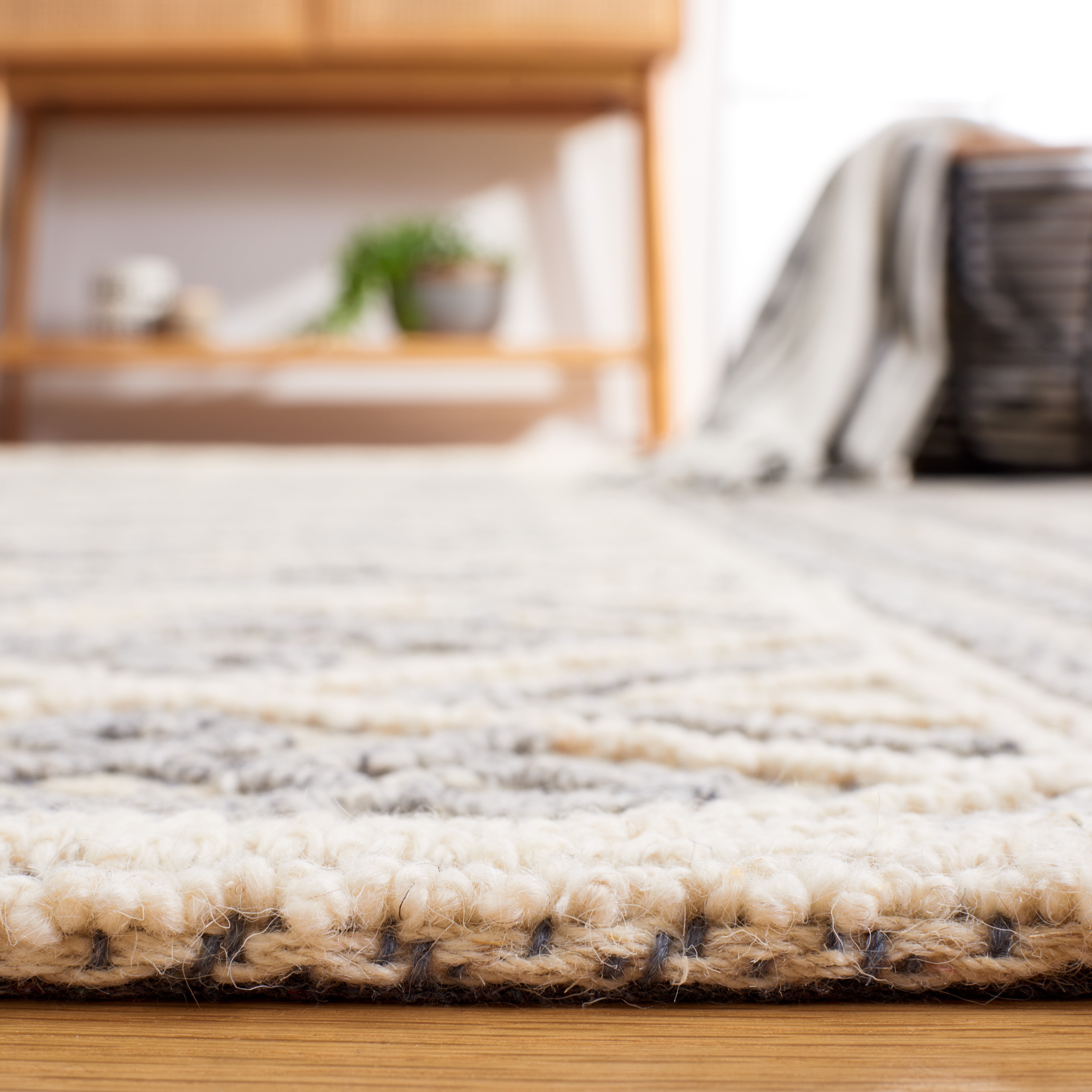 SAFAVIEH Trace Alexanndria Geometric Area Rug, Grey/Beige, 5' x 8'