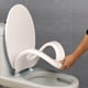 thumbnail image 4 of Fiudx Asiento de Inodoro de Cierre Suave, Silencioso y Delicado, Fácil Instalación, Diseño de Plástico Duradero, Ajuste Estable y Seguro, Estilo de Baño Moderno, Blanco o Azul, Tamaño 45,5 X 36 Cm, 4 of 6