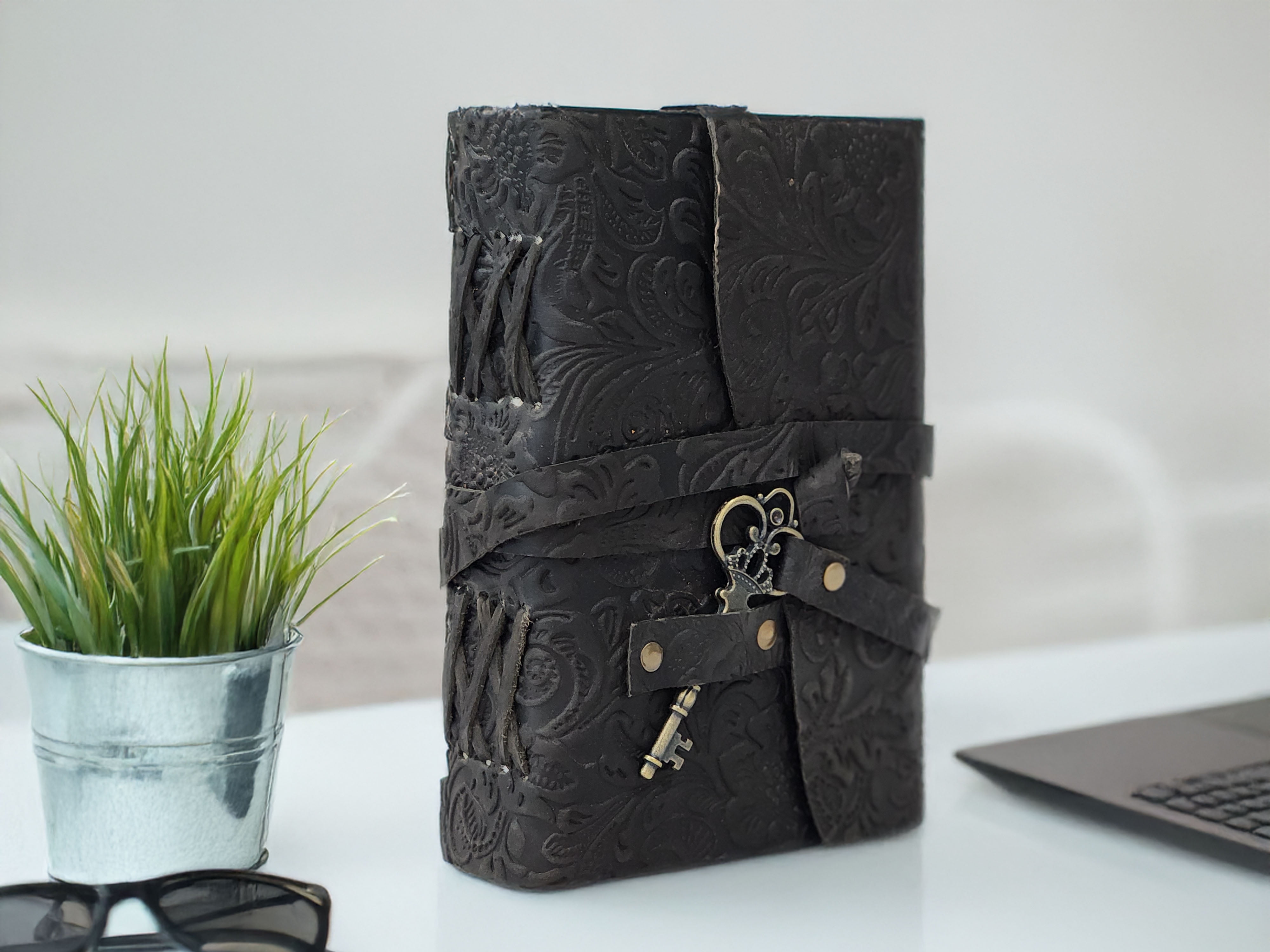 Quirky Craft Embossed Vintage Travel Journal -200 Vintage Deckle Edge Pages - 5 x 7 in, 200 Pages Sketchbook Leather Book of Shadows Leather Grimoire