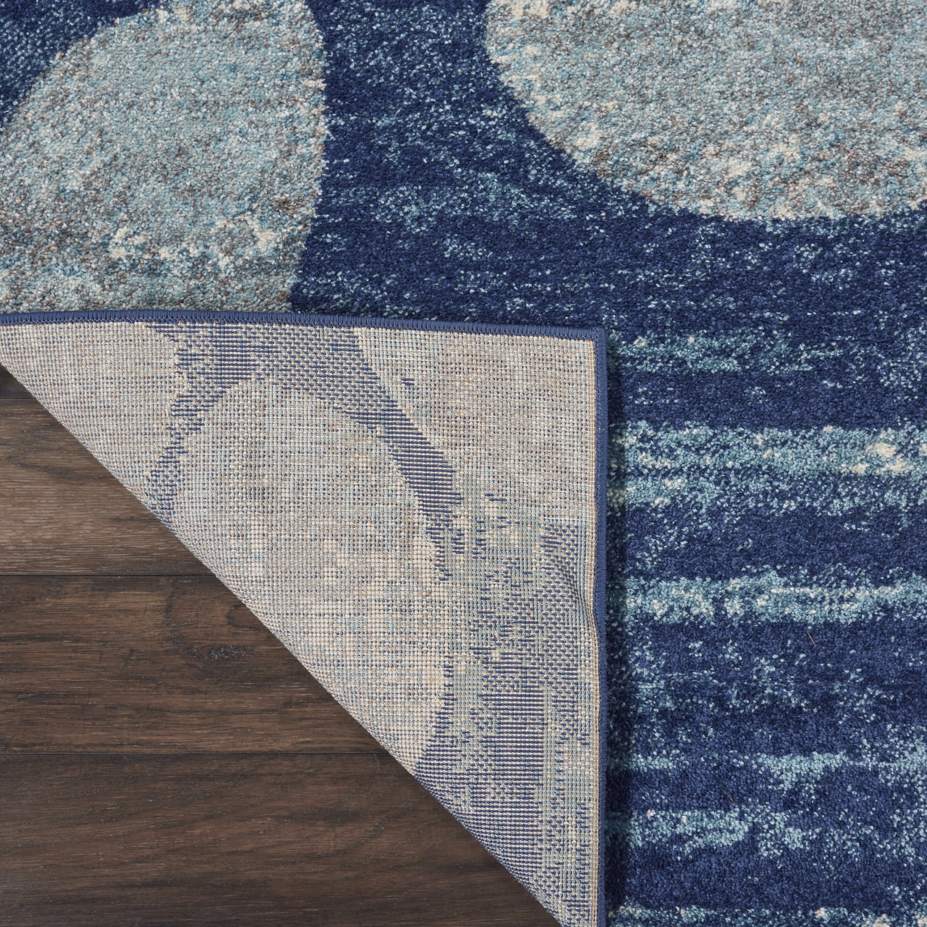 Serene Modern Botanical Navy/Light Blue 2' x 4' Area Rug, (2' x 4')