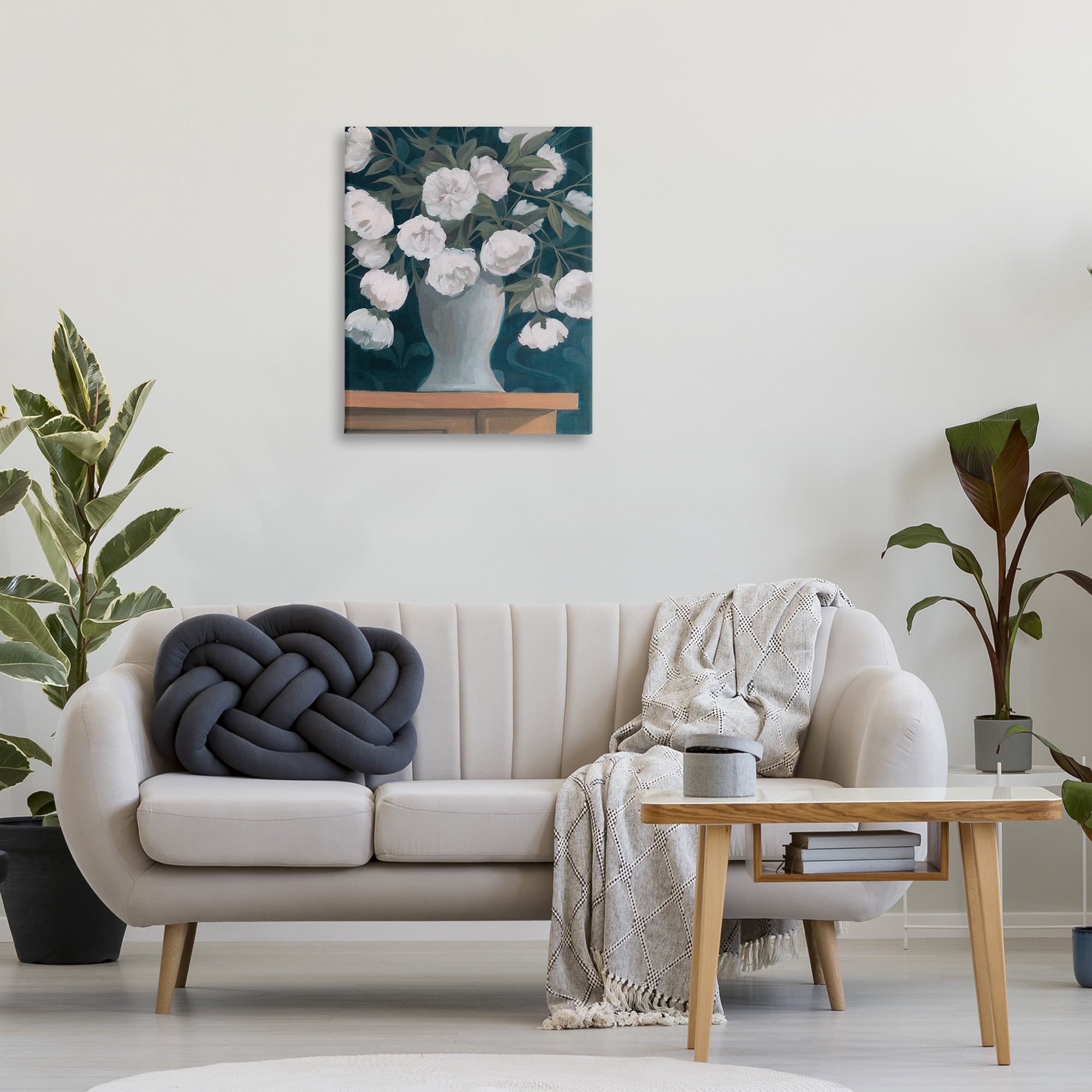 Stupell Industries Round Flowers Bouquet Plants & Flowers Painting Wrapped Canvas Art Print Wall Art, 24 x 30