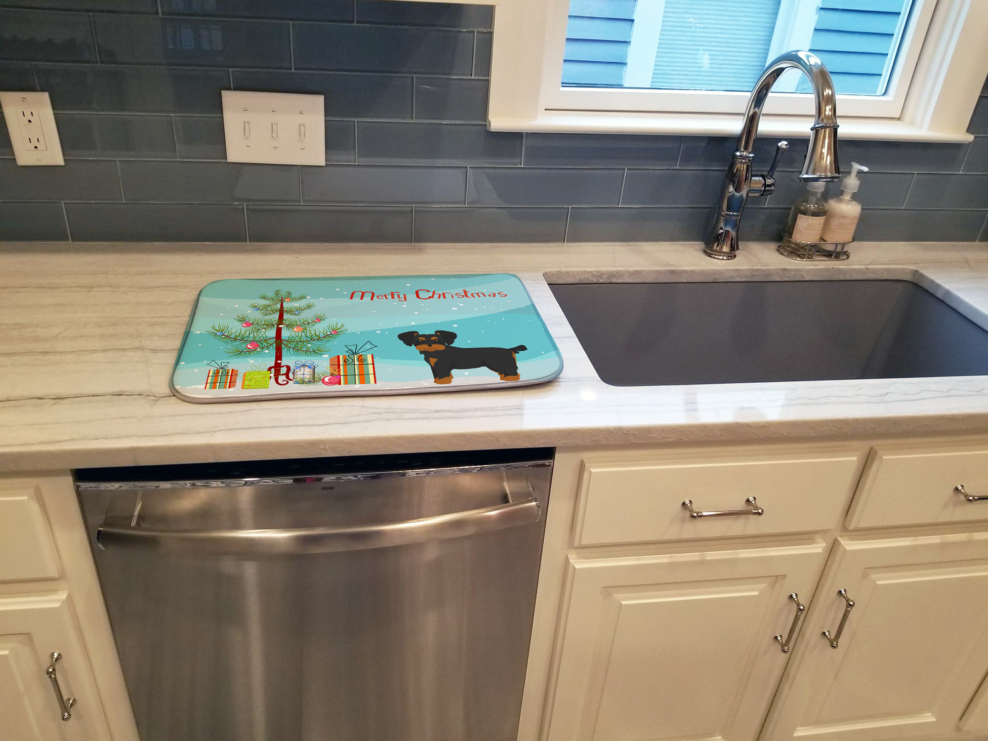 Morkie Christmas Tree Dish Drying Mat